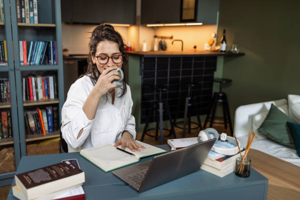 trabajar teleoperadora desde casa